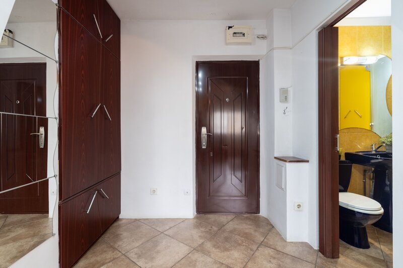 Crangasi  Garsoniera 27 mp  3 min Metrou Crangasi, Bloc 1981, Comision 0%