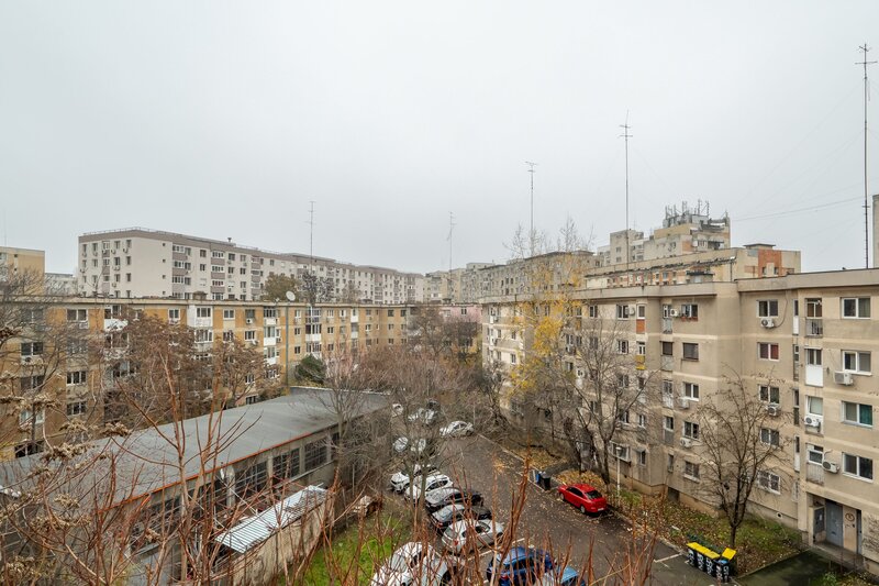 Crangasi  Garsoniera 27 mp  3 min Metrou Crangasi, Bloc 1981, Comision 0%